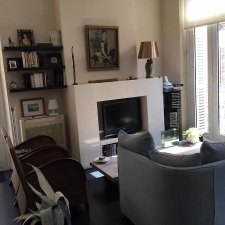 Chambre 1 Personne Avec Terrasse Centre Ville Marseille 3 Nuits Min , Femme Uniquement Exteriör bild