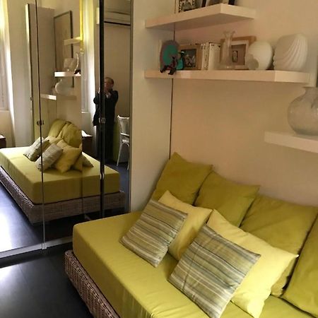 Chambre 1 Personne Avec Terrasse Centre Ville Marseille 3 Nuits Min , Femme Uniquement Exteriör bild
