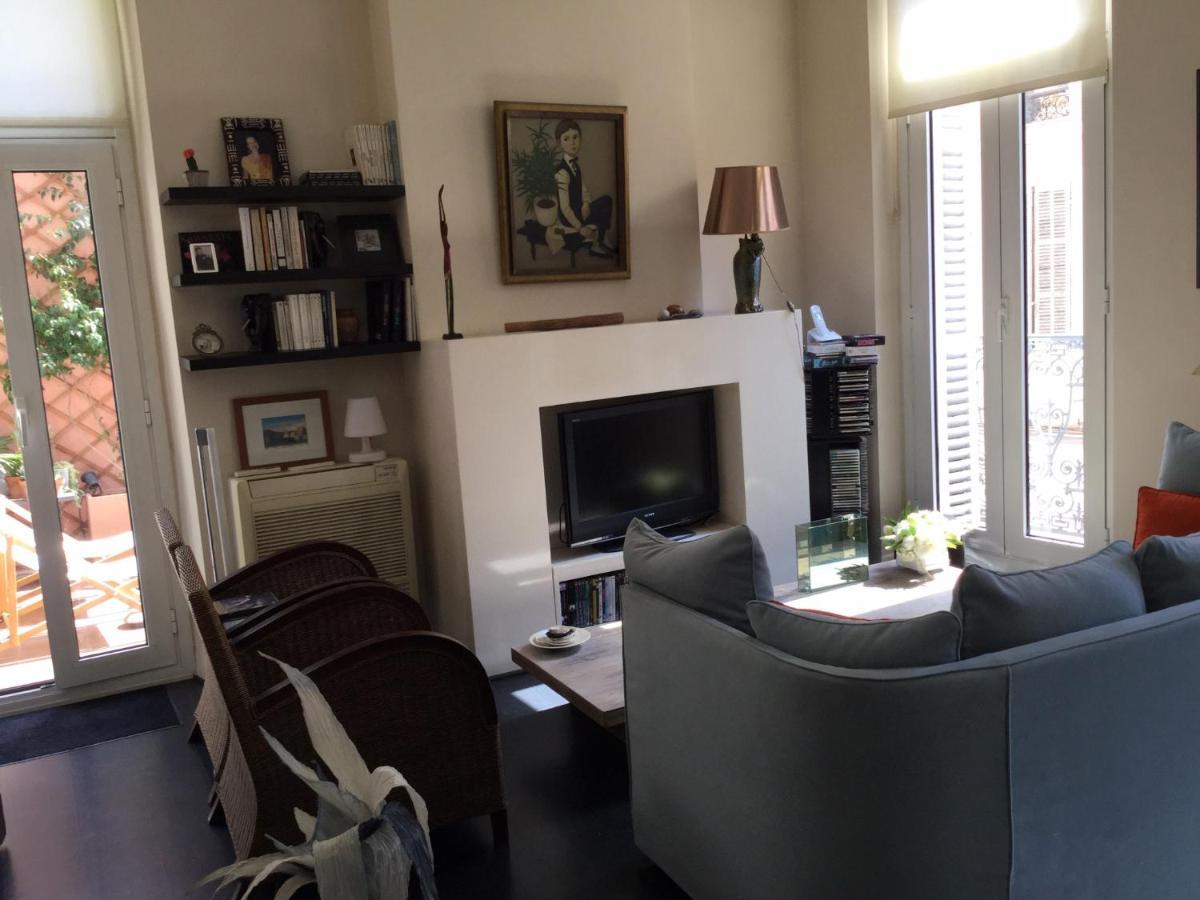 Chambre 1 Personne Avec Terrasse Centre Ville Marseille 3 Nuits Min , Femme Uniquement Exteriör bild