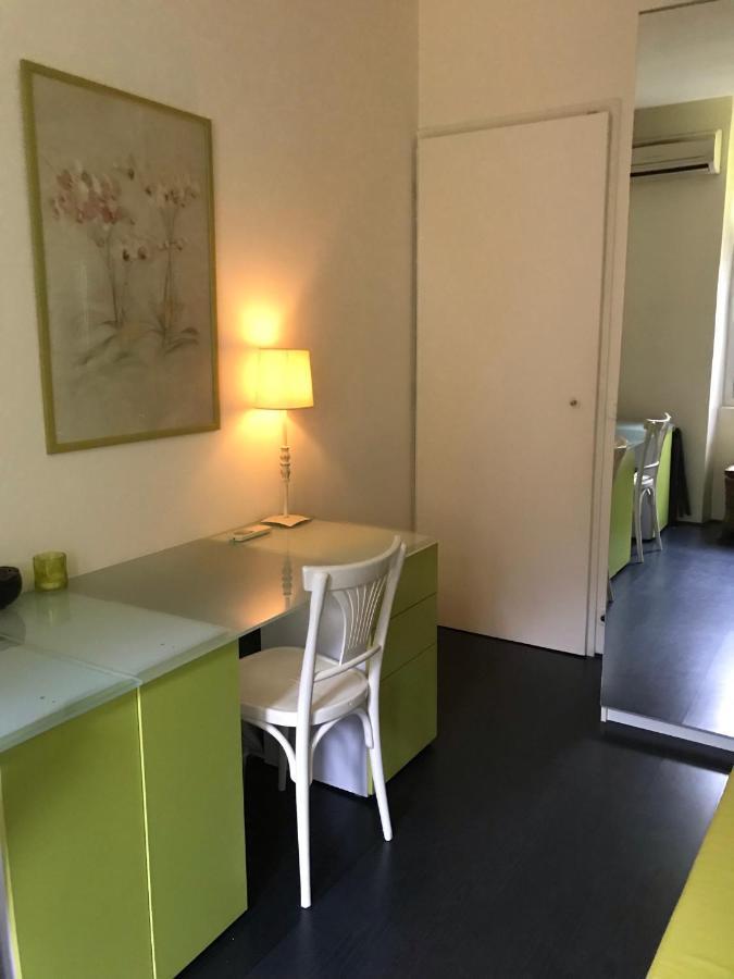 Chambre 1 Personne Avec Terrasse Centre Ville Marseille 3 Nuits Min , Femme Uniquement Exteriör bild