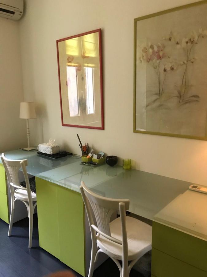 Chambre 1 Personne Avec Terrasse Centre Ville Marseille 3 Nuits Min , Femme Uniquement Exteriör bild