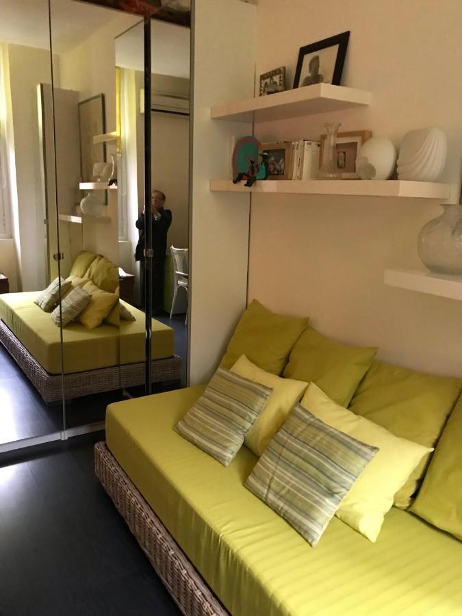 Chambre 1 Personne Avec Terrasse Centre Ville Marseille 3 Nuits Min , Femme Uniquement Exteriör bild